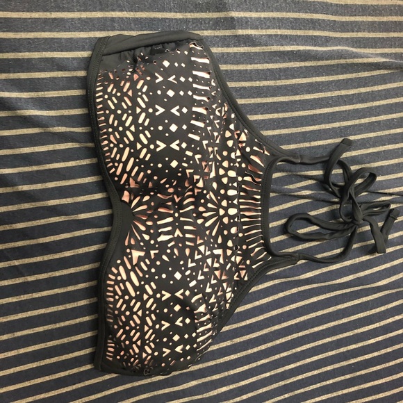 Grey and pink bikini top - Picture 1 of 2